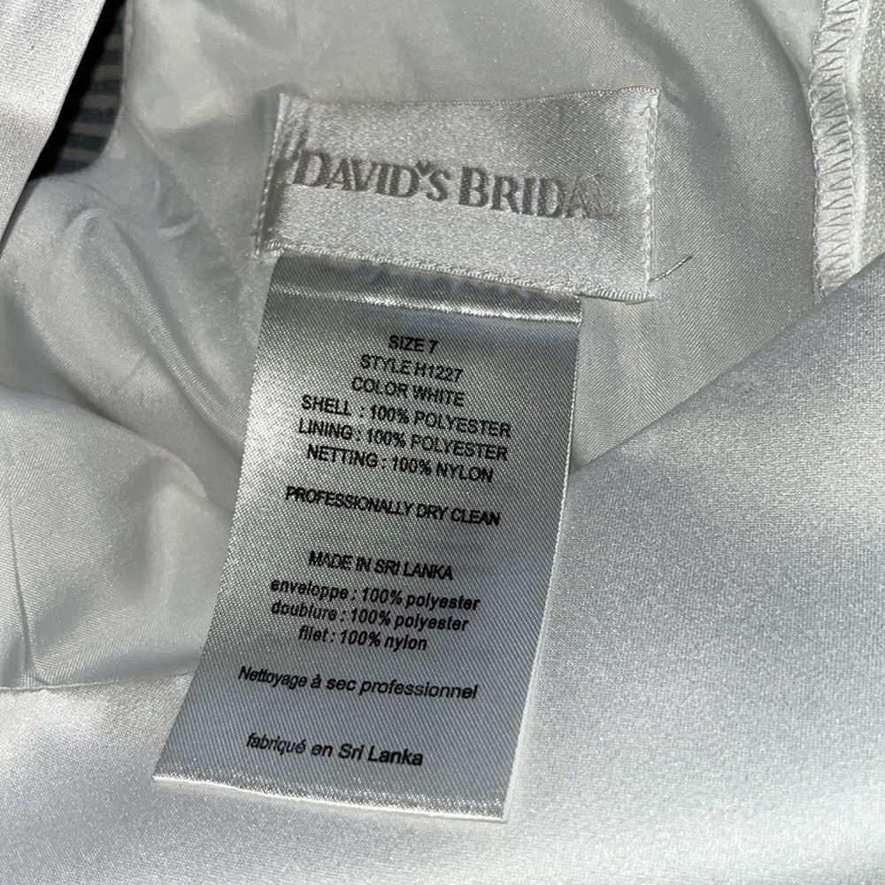 David’s Bridal girl dress white size 7 - Picture 4 of 7